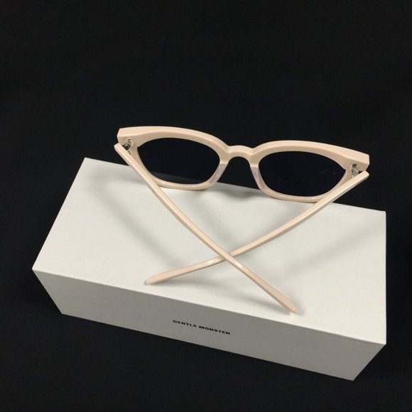 New Gentle Monster Flatba “My Ma” Cream Sunglasses main image 5